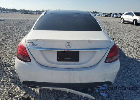 2016 Mercedes-Benz C 300 из США, поврежденный, VIN 55SWF4JBXGU132287